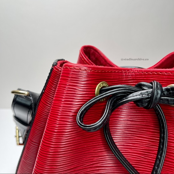 LV Epi Petit Noé in Red/Black - Picture 4 of 9